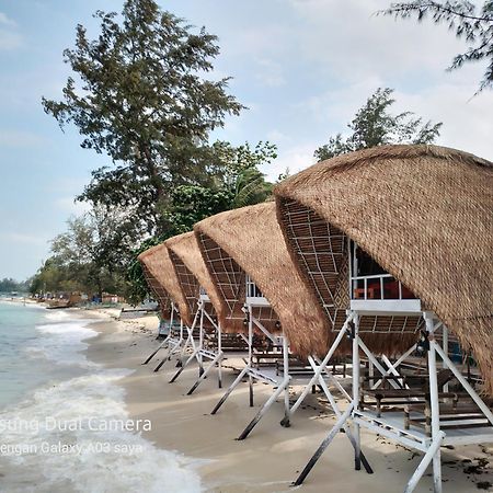 Madu Tiga Beach And Resort Tanjung Pinang Exterior photo