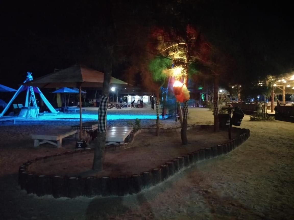 Madu Tiga Beach And Resort Tanjung Pinang Exterior photo