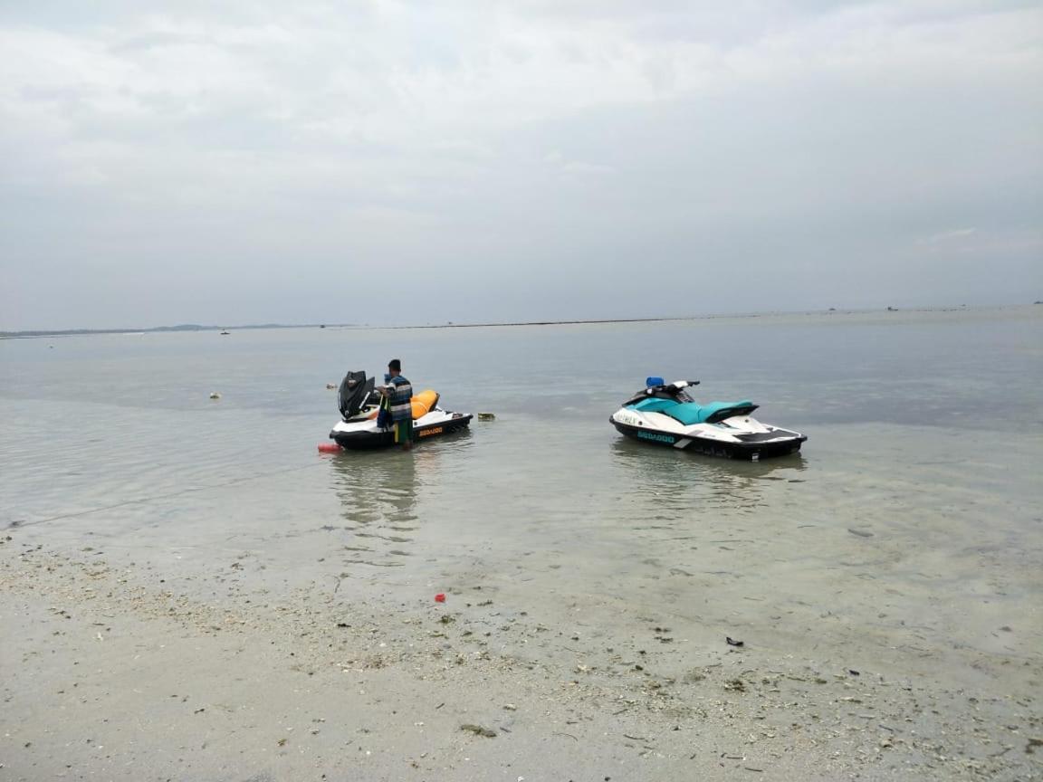 Madu Tiga Beach And Resort Tanjung Pinang Exterior photo