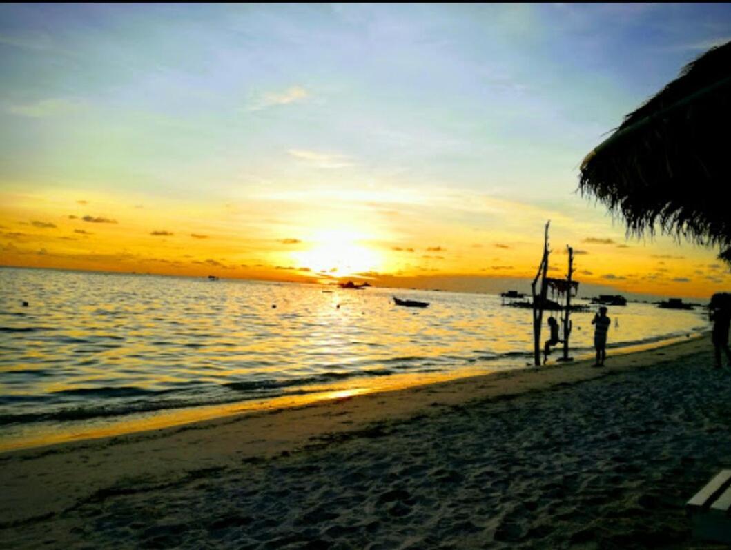 Madu Tiga Beach And Resort Tanjung Pinang Exterior photo
