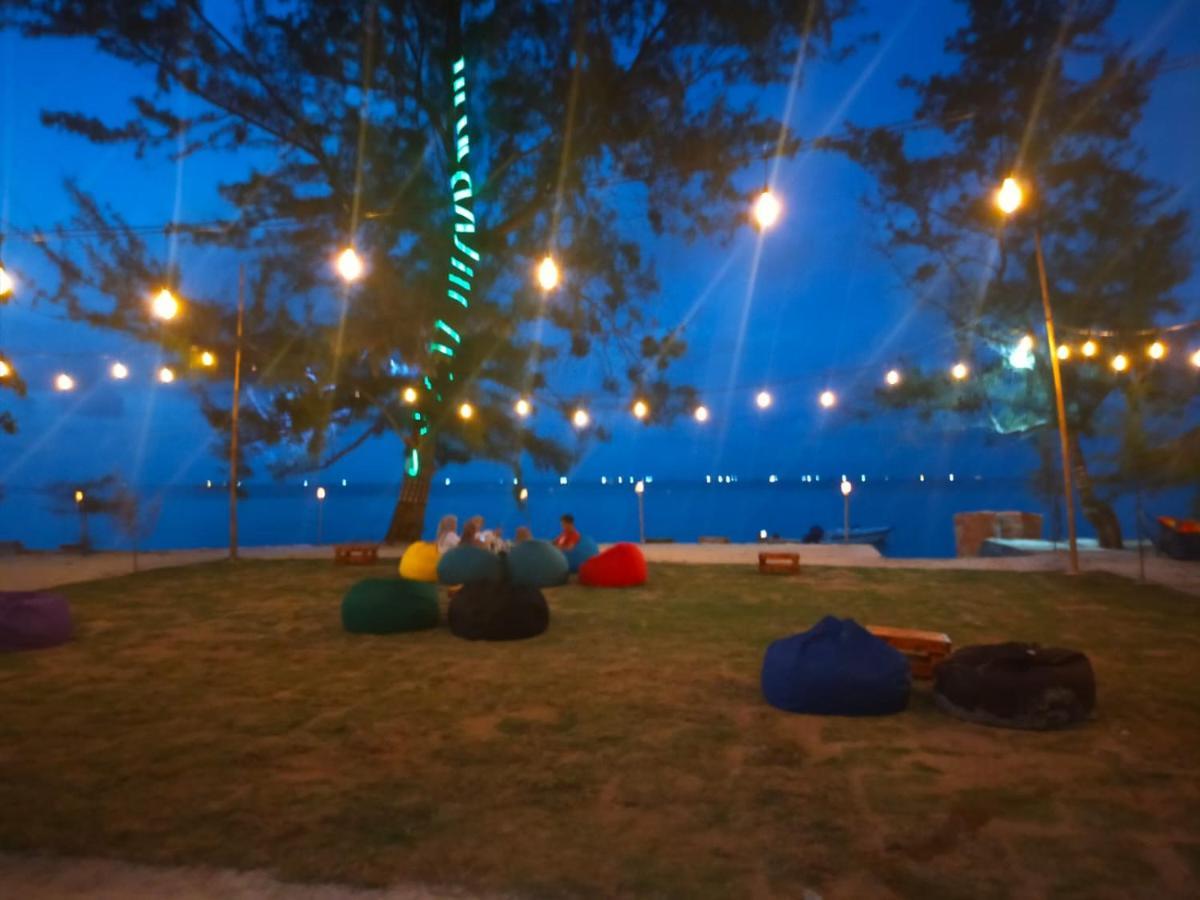 Madu Tiga Beach And Resort Tanjung Pinang Exterior photo