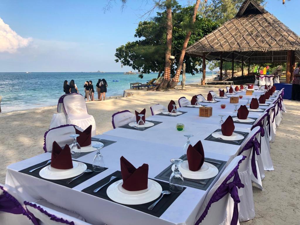 Madu Tiga Beach And Resort Tanjung Pinang Exterior photo