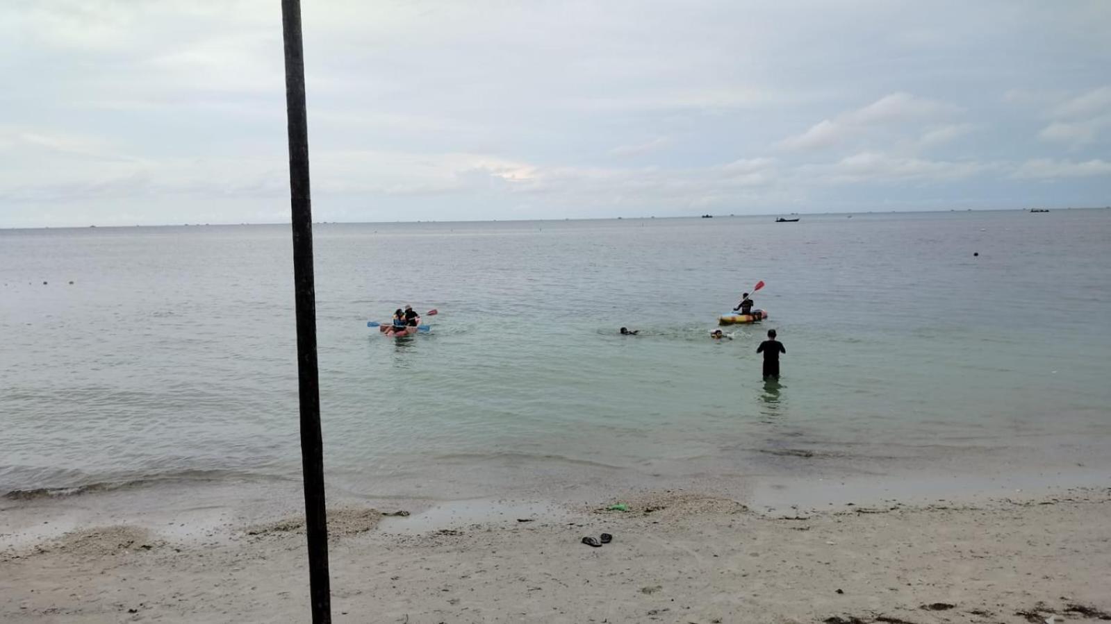 Madu Tiga Beach And Resort Tanjung Pinang Exterior photo