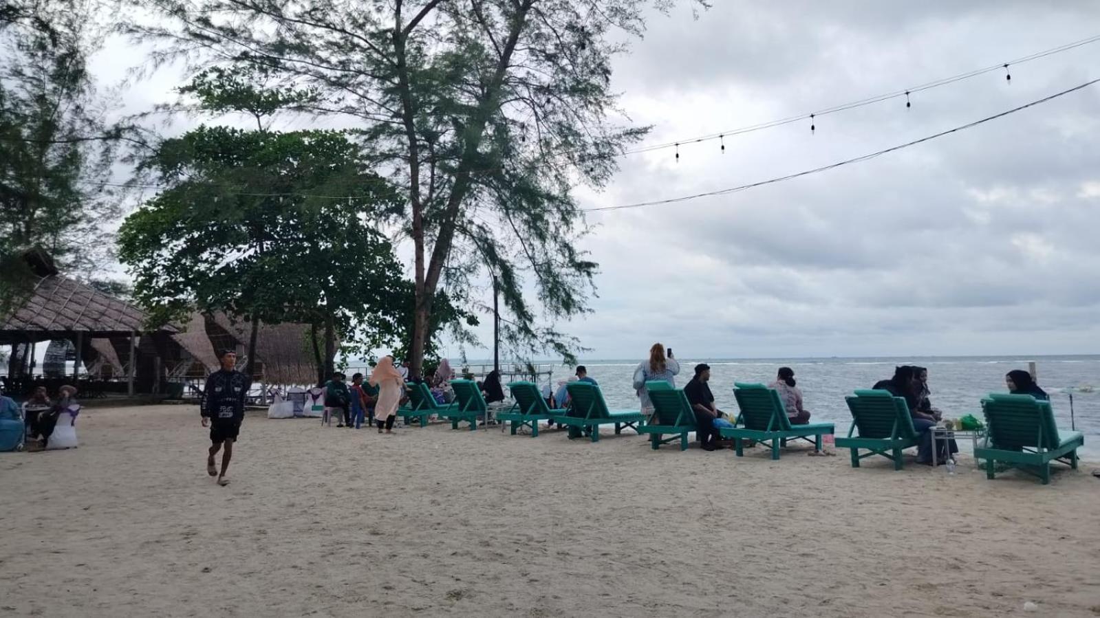 Madu Tiga Beach And Resort Tanjung Pinang Exterior photo