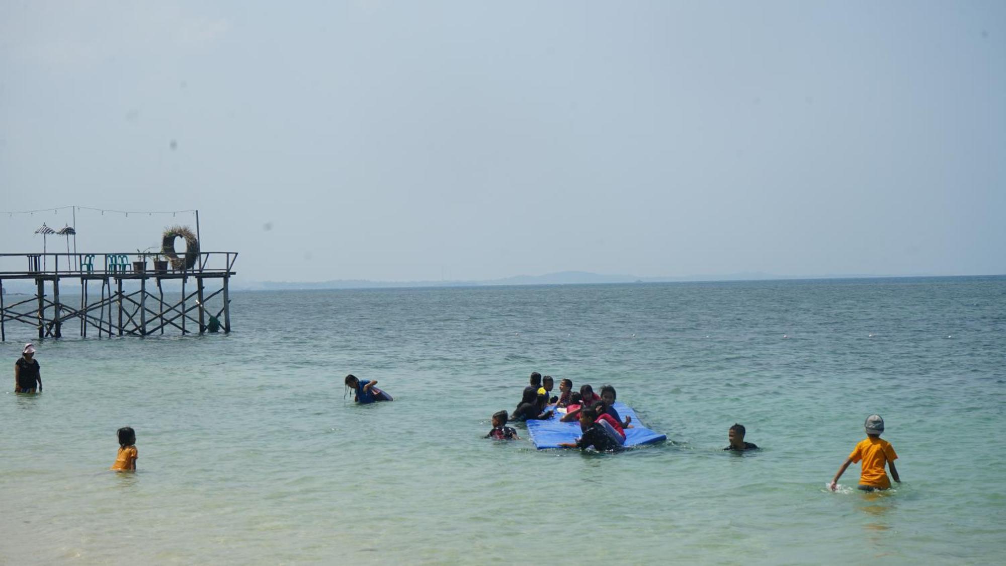 Madu Tiga Beach And Resort Tanjung Pinang Exterior photo
