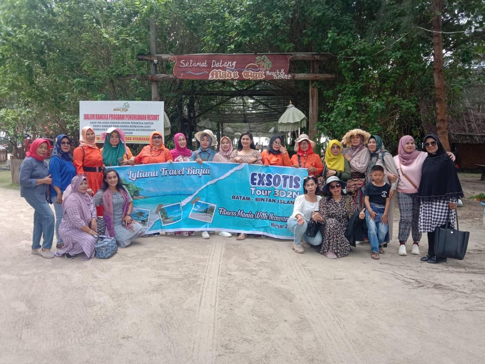 Madu Tiga Beach And Resort Tanjung Pinang Exterior photo