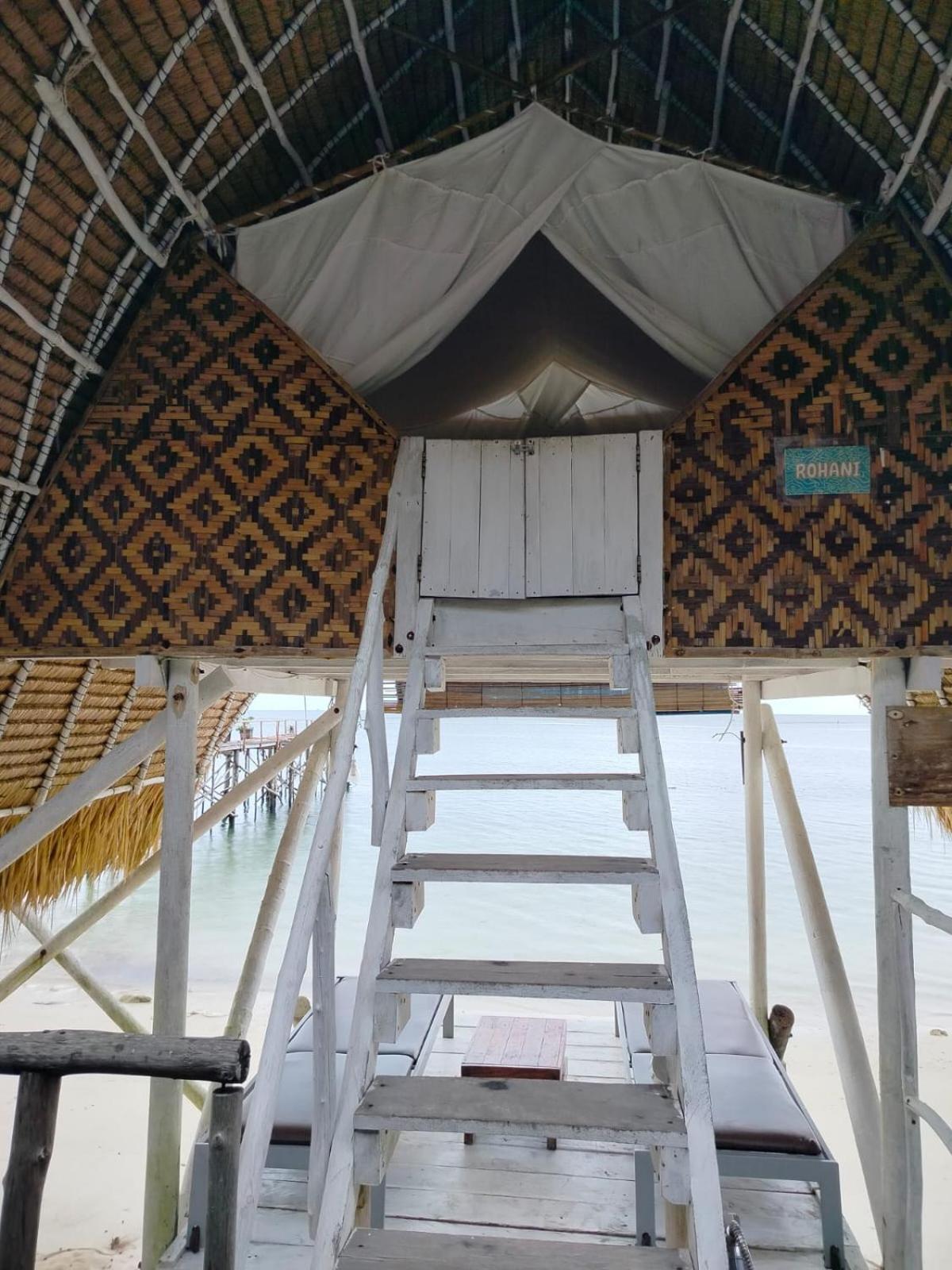 Madu Tiga Beach And Resort Tanjung Pinang Exterior photo