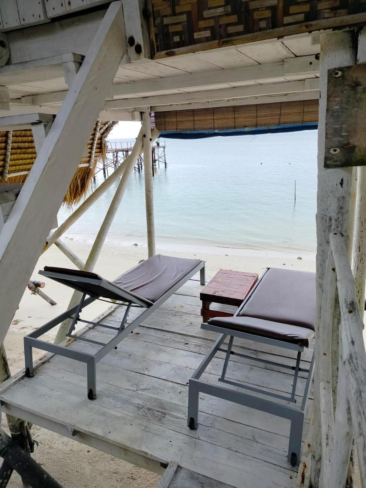Madu Tiga Beach And Resort Tanjung Pinang Exterior photo